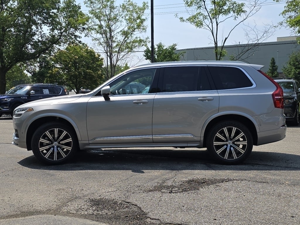 2023 Volvo XC90 B5 Plus