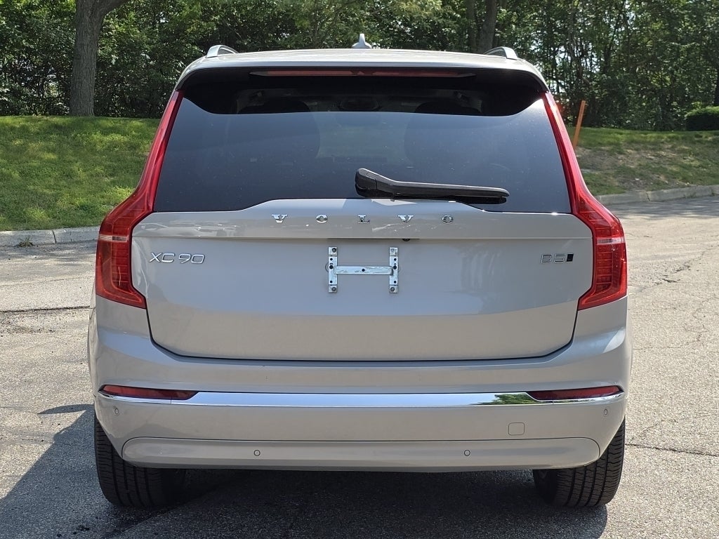 2023 Volvo XC90 B5 Plus