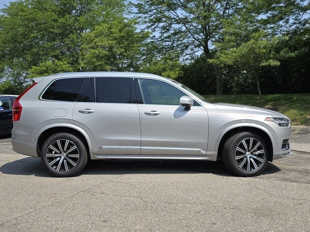 2023 Volvo XC90 B5 Plus